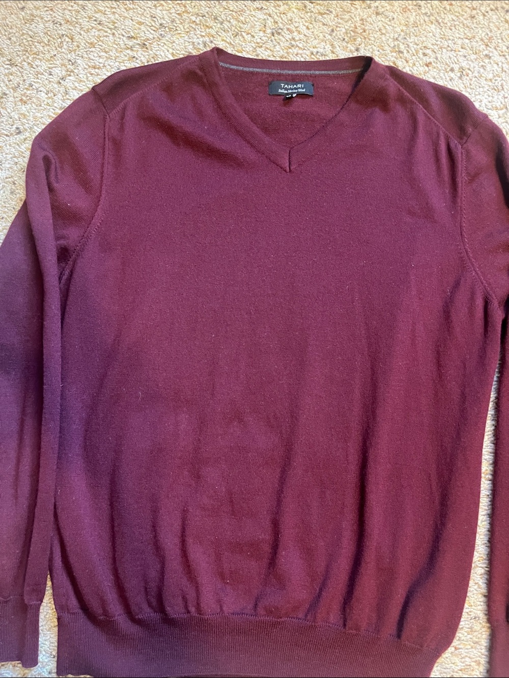 Tahari Men’s V-Neck Sweater in Wine/Burgundy